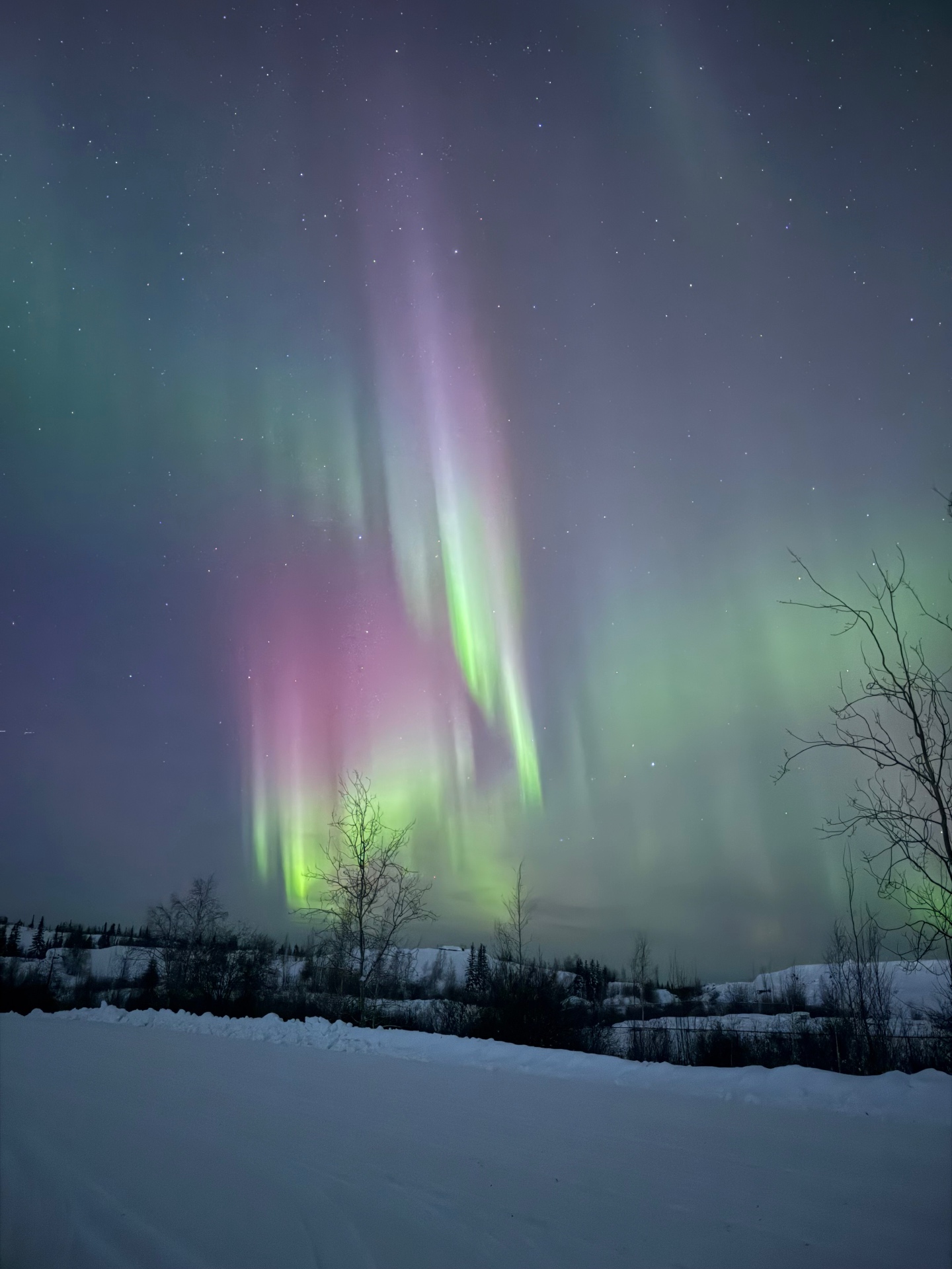 Aurora pillars Yellowknife